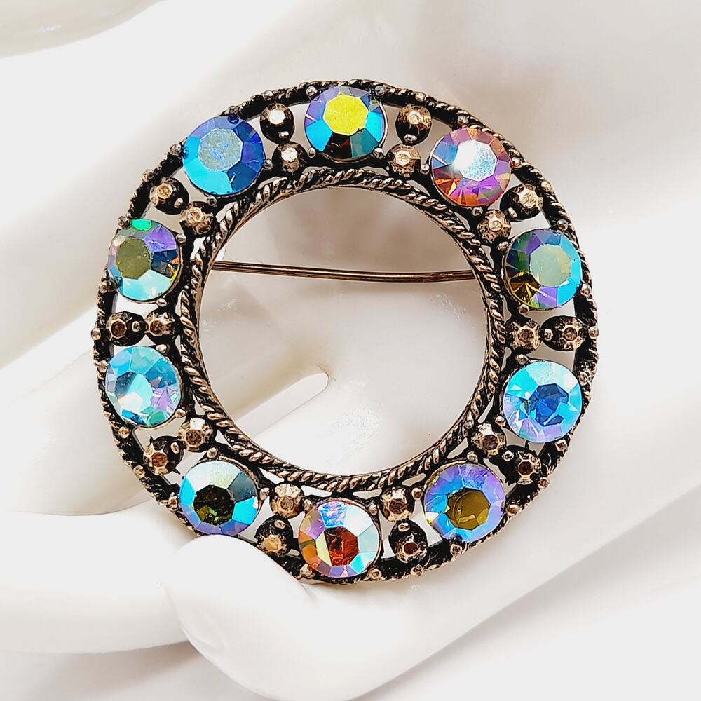 Vintage Weiss Aurora Borealis Rhinestone Wreath Brooch Gold Tone 1.75 Inch